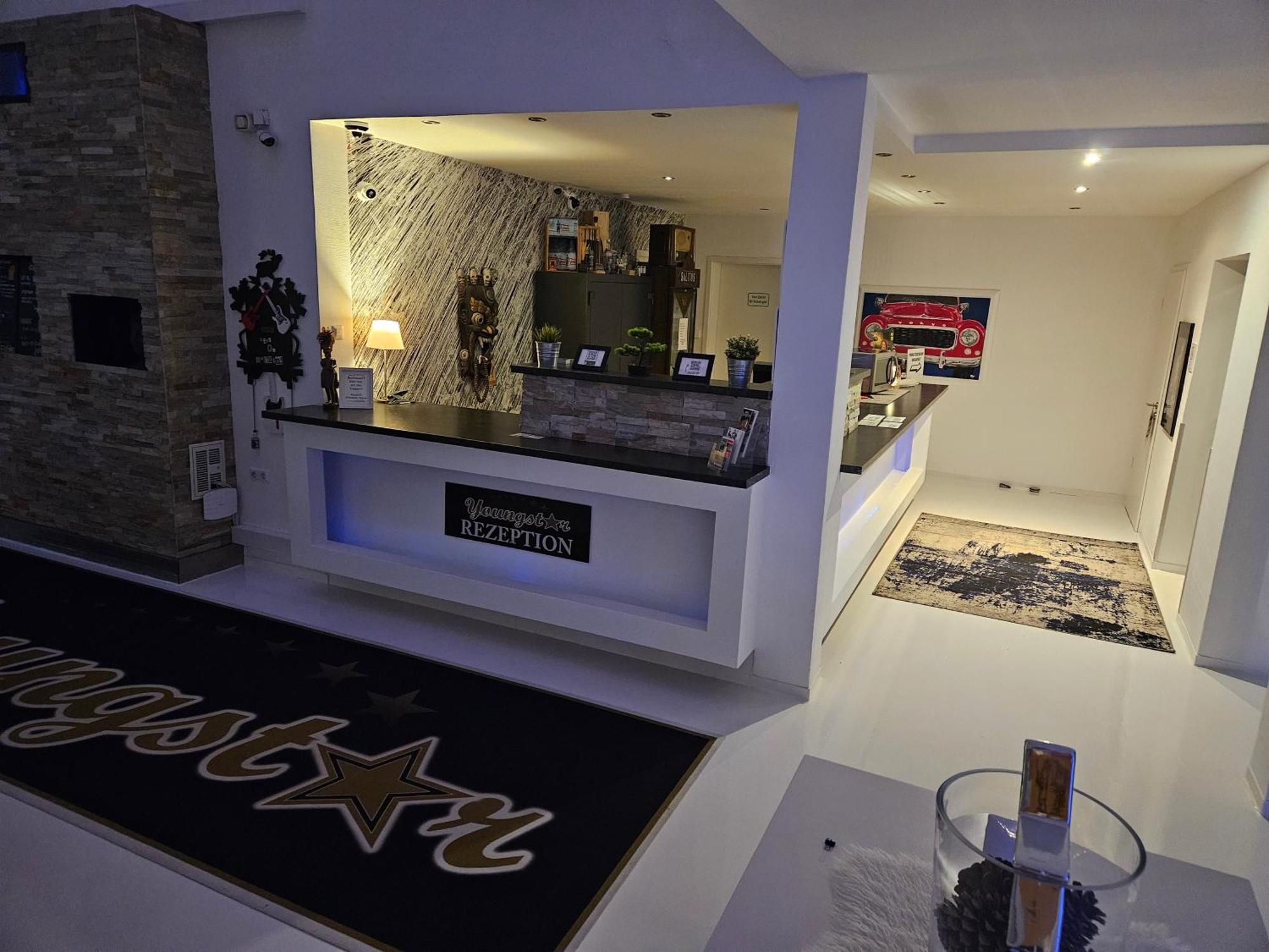 Designhotel Youngstar MHG Esterno foto