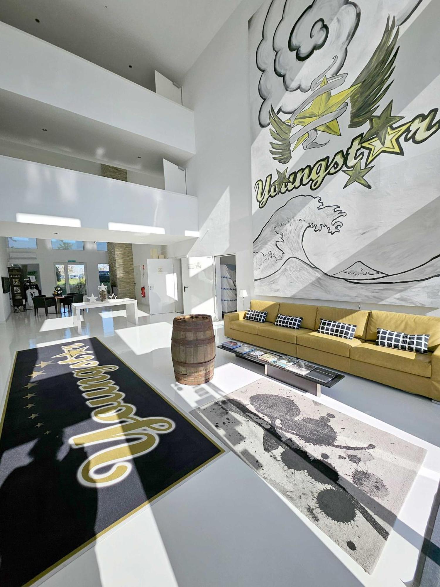 Designhotel Youngstar MHG Esterno foto